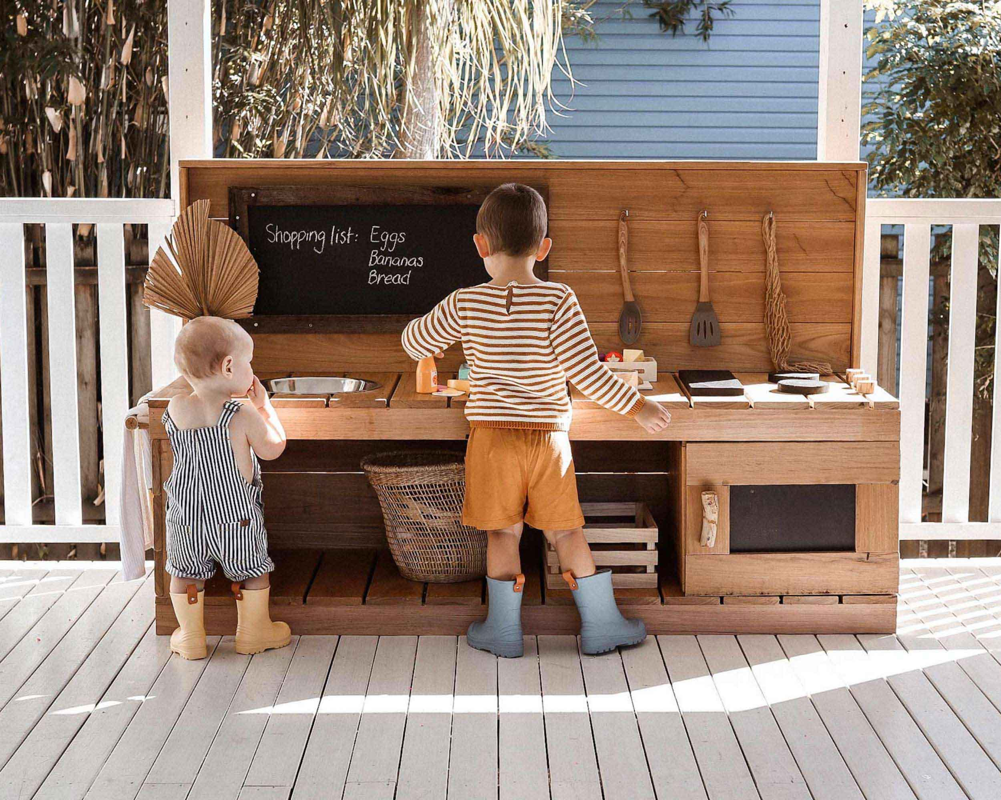 Timber Mud Kitchens & Workbenches for Early Learning settings that promote sensory play.